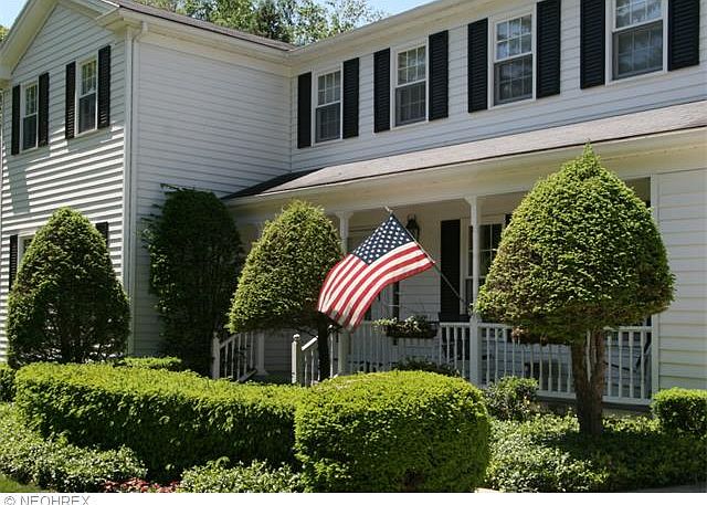 1st image of 580 Beaverbrook Dr