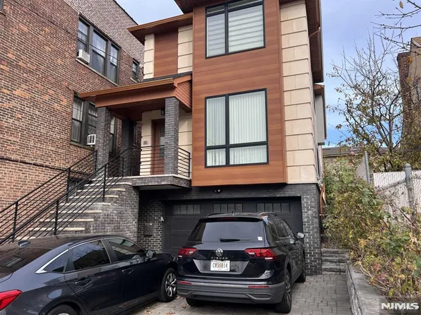 53 E Brinkerhoff Ave, Palisades Park, NJ 07650
