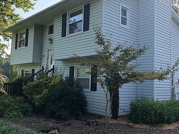5th image of 20 Windtree Ct