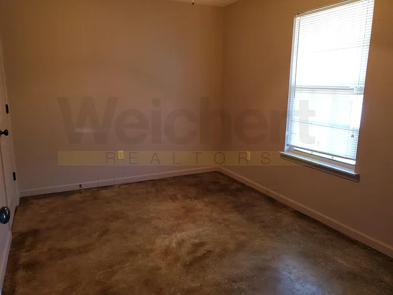 504 W Baldwin St #C — Photo 7