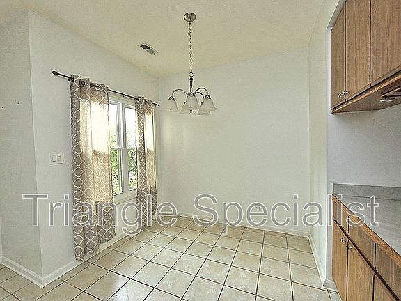 4th image of 6020 Winterpointe Ln APT 101