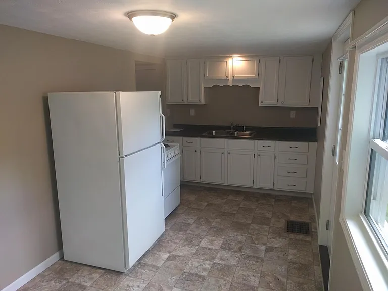 210 William St — Photo 11