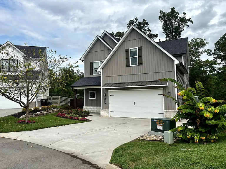 1226 Belle Pond Ave — Photo 1