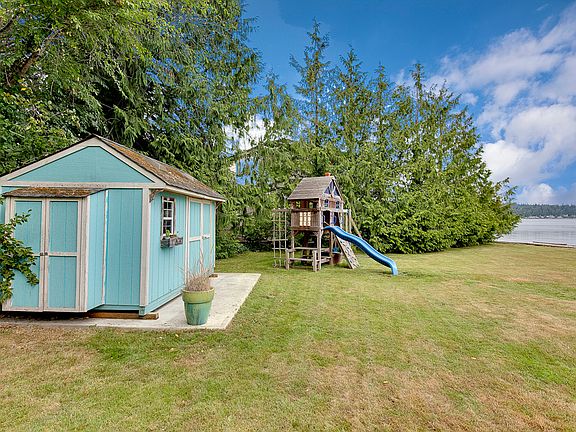 5th image of 8487 SE Southworth Dr