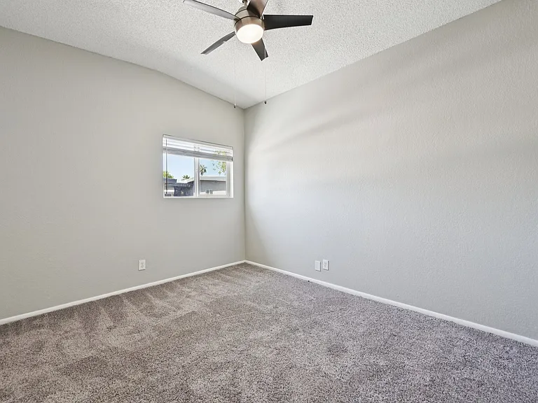 Cornell Apartments — Photo 40