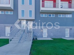 1666 S Razorback Rd, Fayetteville, AR 72701