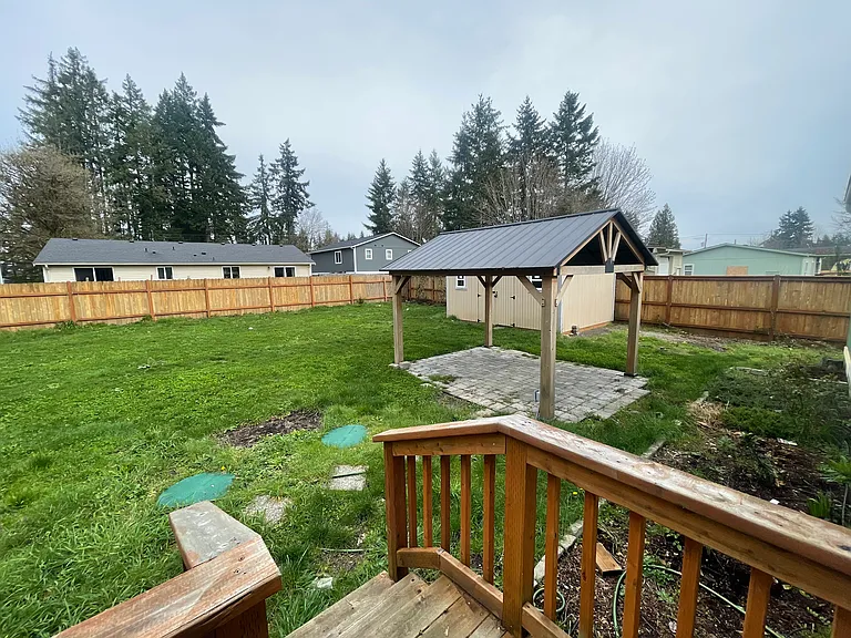 310 E Wood Ln — Photo 16