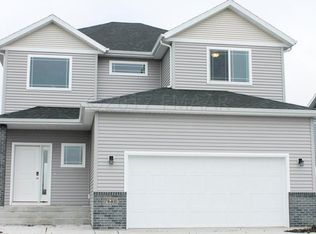 7443 20th St S, Fargo, ND 58104