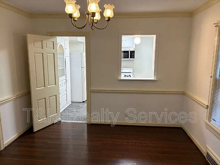 6061 N Park Ave — Photo 9