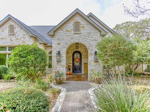 2nd image of 122 Forest Creek Cir