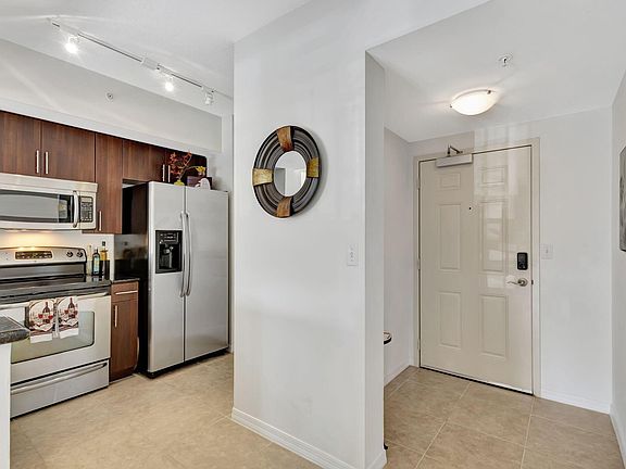 5th image of 4903 Midtown Ln APT 3206