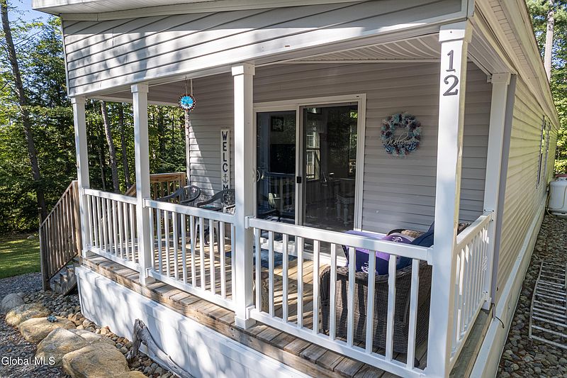 5th image of 12 Pine Ridge Road