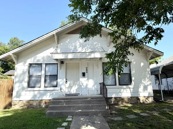 612 A St NW, Ardmore, OK 73401