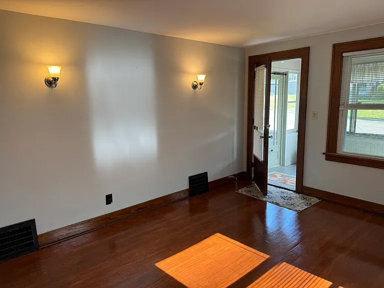 113 Charles St — Photo 3
