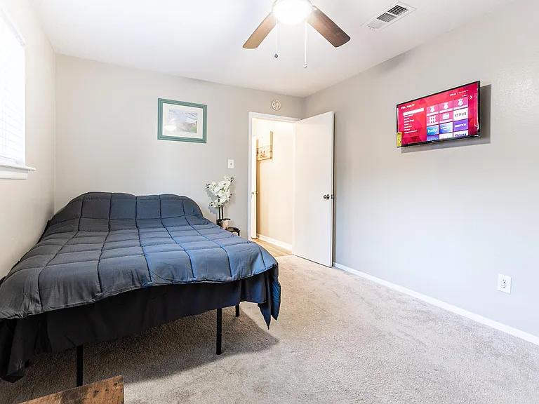 823 Silverpines Rd — Photo 14