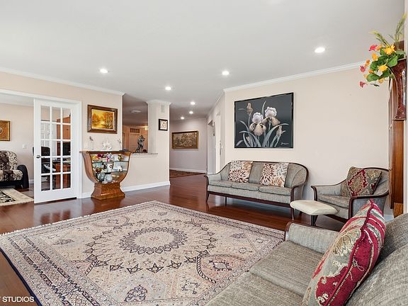 5th image of 3100 Lexington Ln APT 402