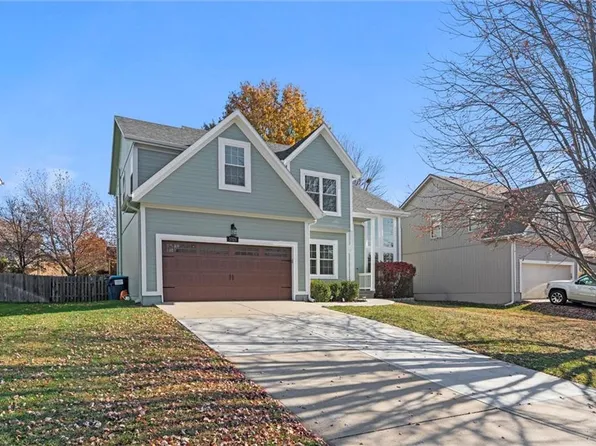 5725 Marion St, Shawnee, KS 66218