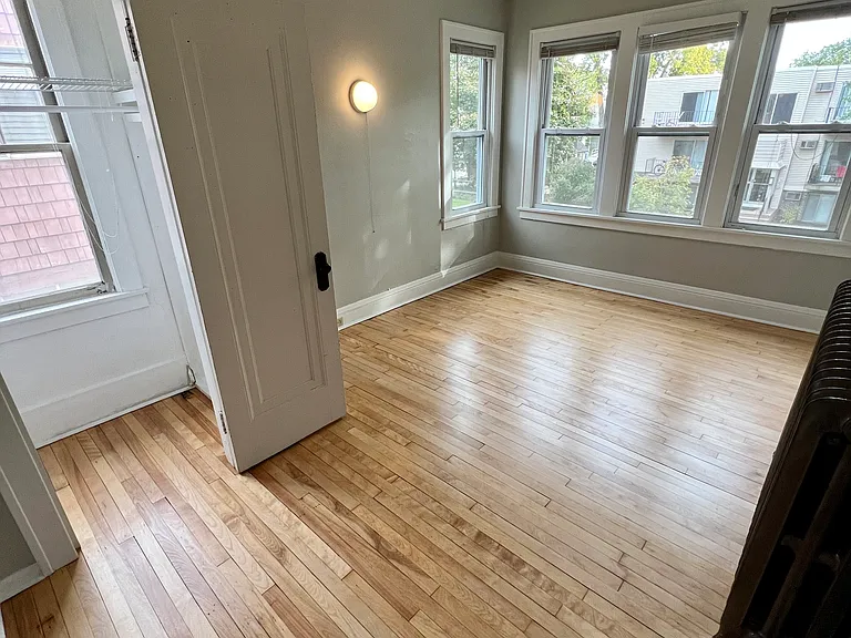2654 Colfax Ave S — Photo 11