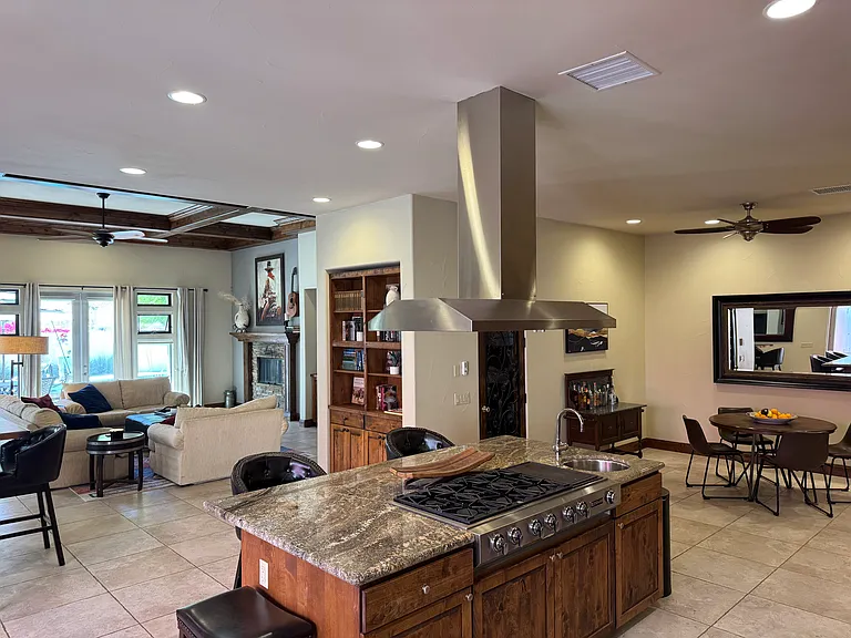 54050 Avenida Montezuma — Photo 7