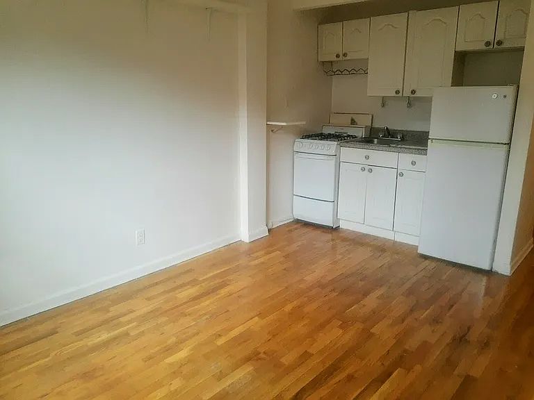 2nd image of 216 7th Ave #2H