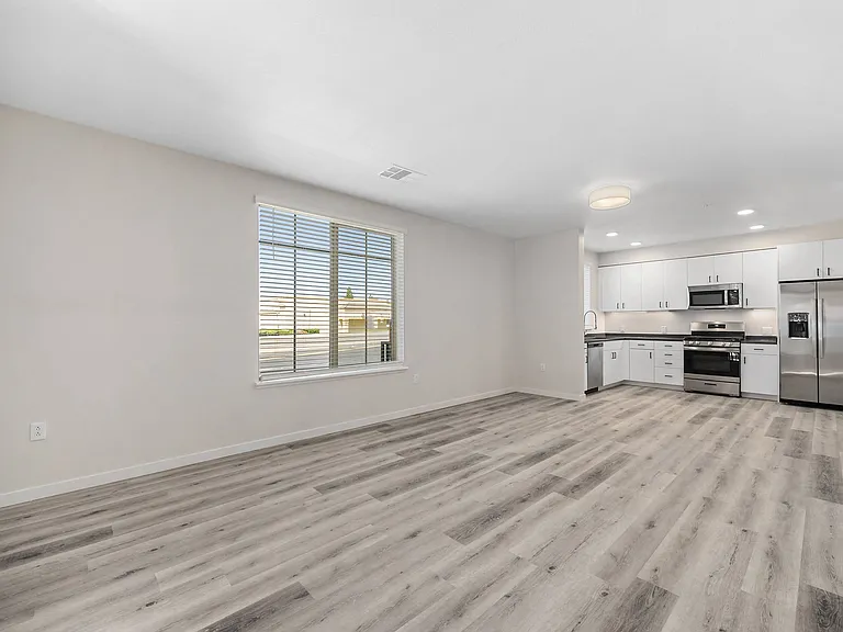Sierra Gateway Apartments — Photo 83