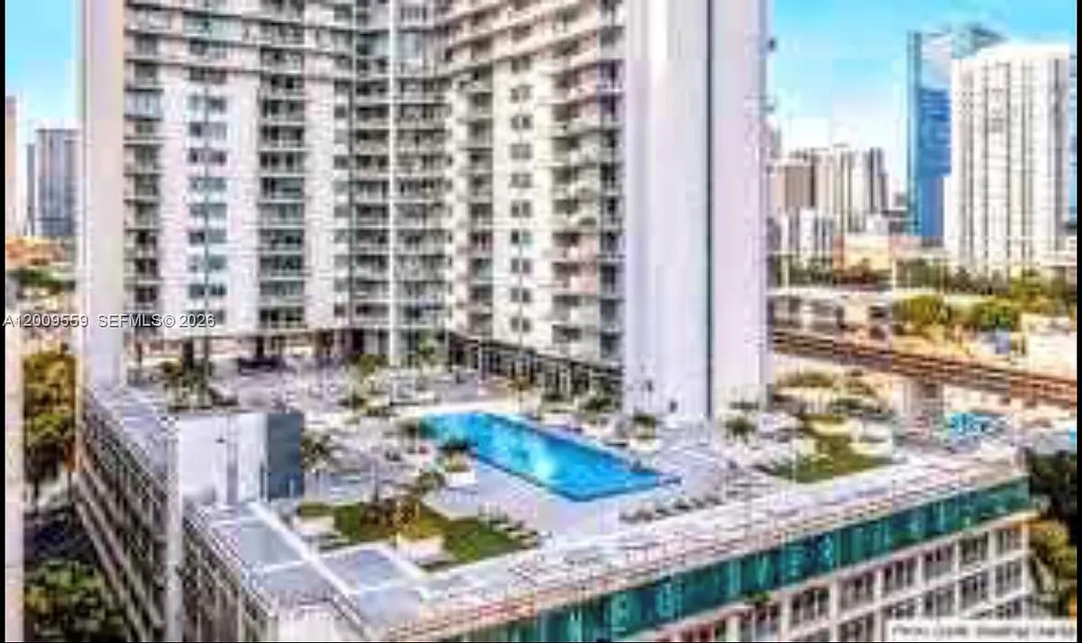 Building Photo - 690 SW 1st Ct #Penthouse I06