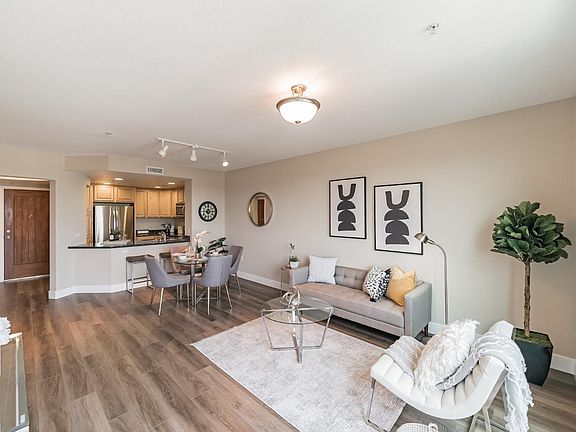 5th image of 809 Auzerais Ave Unit 403