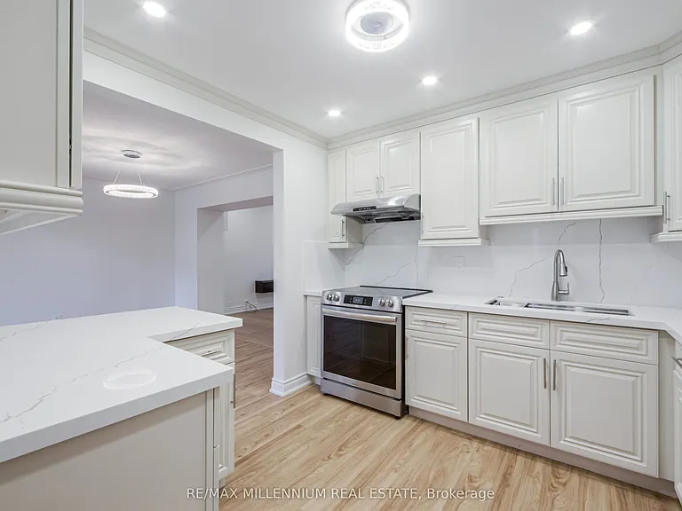 1285 Rebecca St — Photo 26