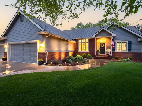 130 N Valley Creek Dr, Valley Center, KS 67147