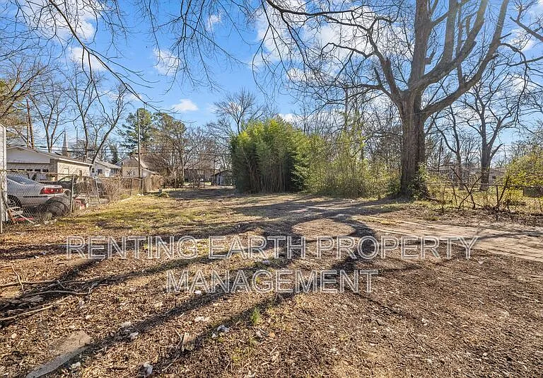 1217 Fulton Ave — Photo 7