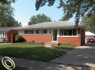 29668 Aspen Dr, Flat Rock, MI 48134