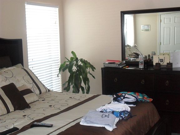 4th image of 402 Tiffany Dr