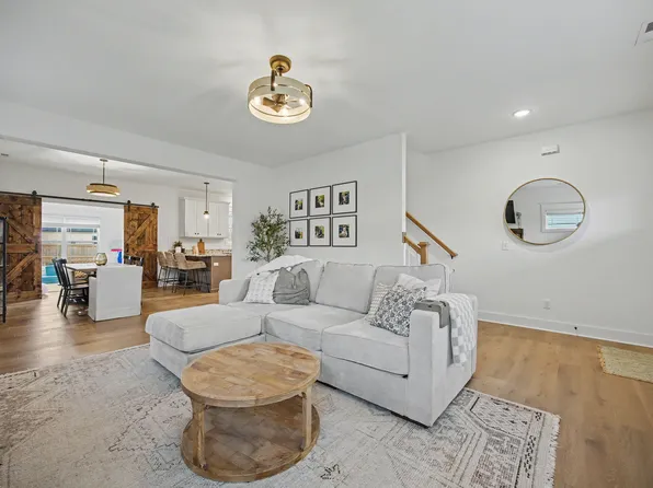 1388 Angus Trl, Lexington, KY 40509