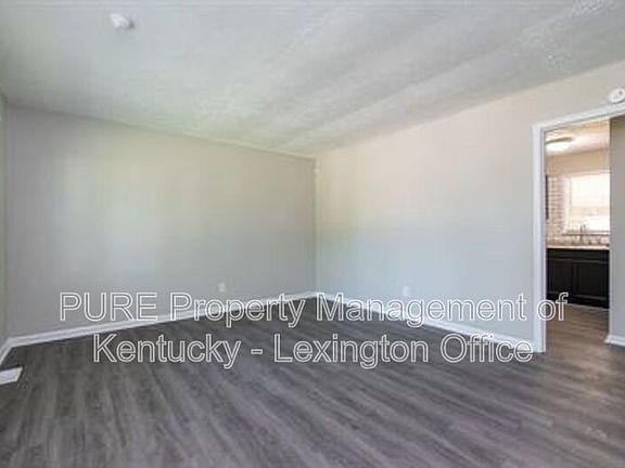 4th image of 2483 Thornberry Ct