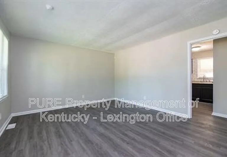 2483 Thornberry Ct — Photo 4