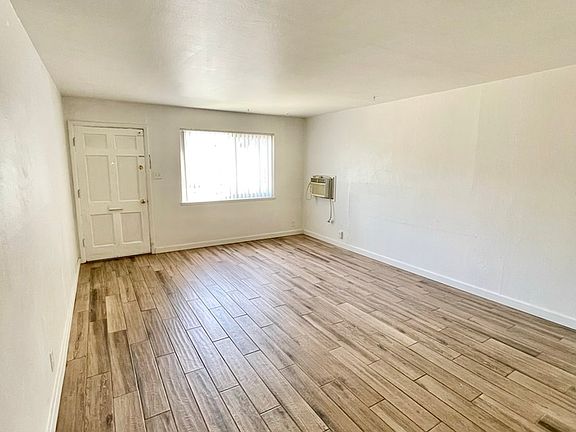 3rd image of 3018 4th Ave APT 2