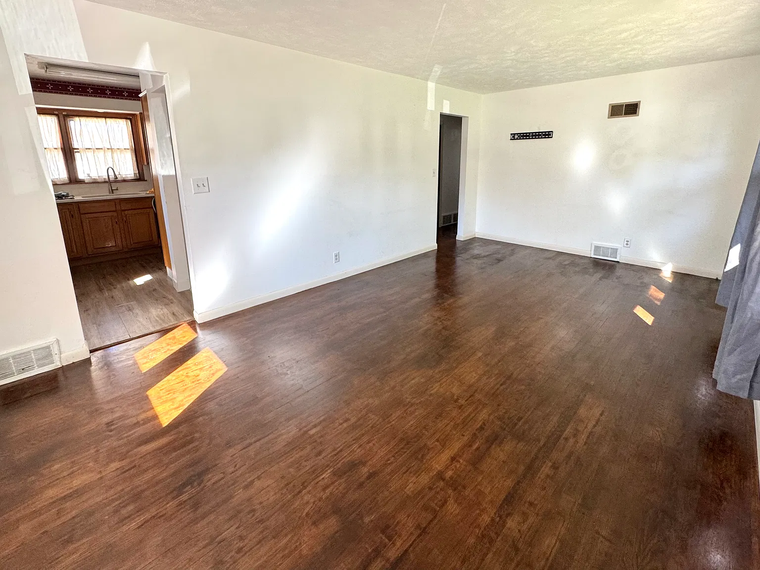 4 bed, 1825 sqft, $2,000 — Photo 2