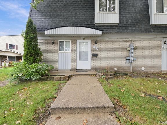 3rd image of 15813 Dupage Blvd