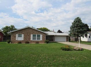 635 E Petunia Ln, Beloit, WI 53511