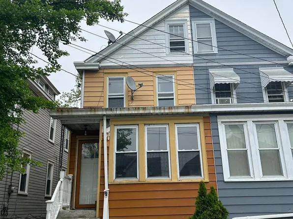 72 New Cedar Ln, Hamilton, NJ 08610