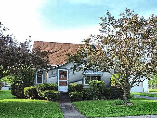 15 Prospect St photo 1