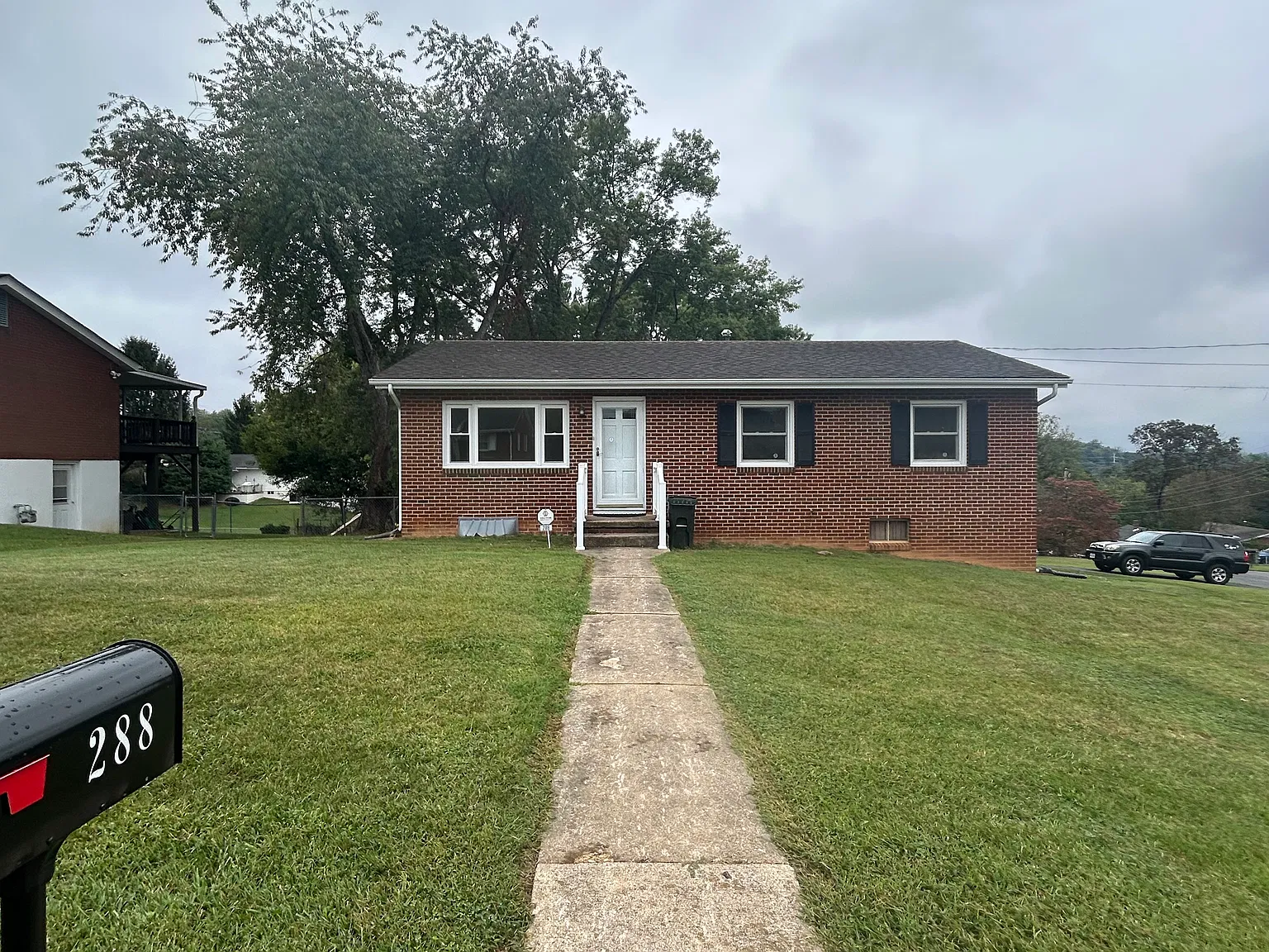3 bed, 1040 sqft, $1,600 — Photo 1