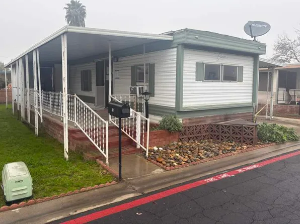 560 W Pleasant Ave Space 35, Tulare, CA 93274