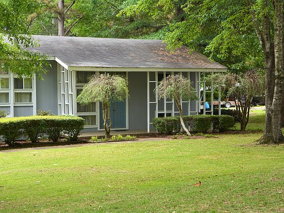 4th image of 110 Smith Dr