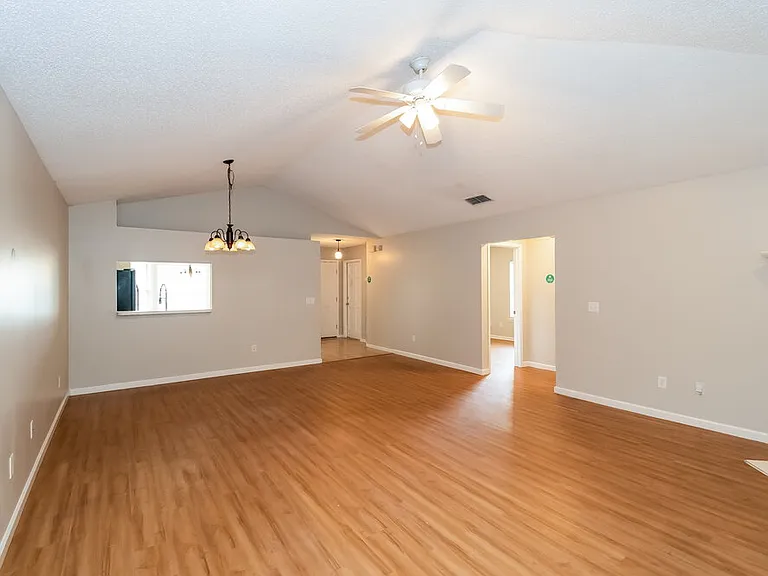 1826 Ashmore Green Dr — Photo 4
