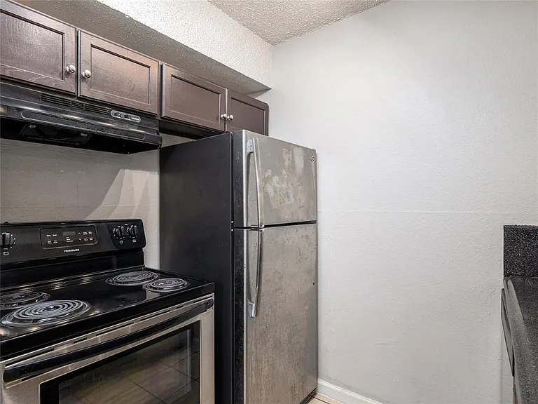 4314 Gillis St #105 — Photo 6