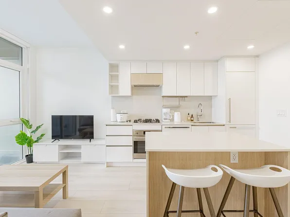 13573 98a Ave, Surrey, BC V3T 1C2