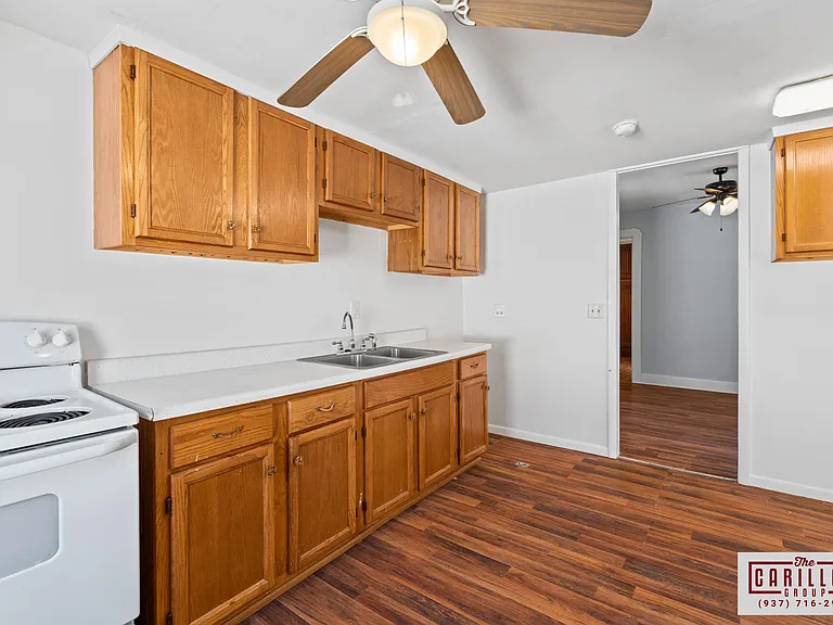 2027 Leo St — Photo 12