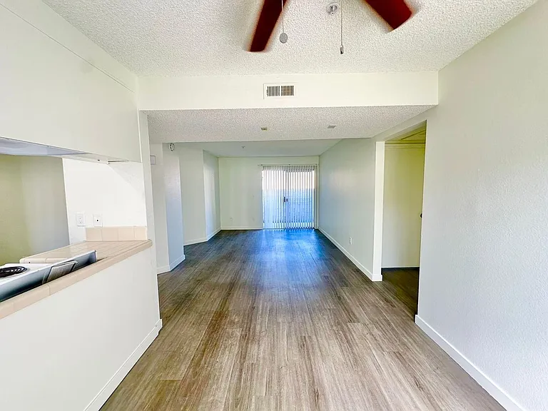 Nelson Apartments (Silver Tree Terrace) — Photo 13