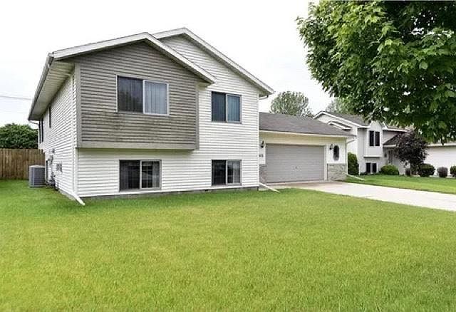 1st image of 615 Willowbrook Dr NE